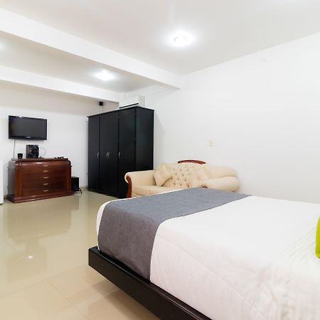 Ayenda 1132 Copiclub Hotel Ibague Bagian luar foto