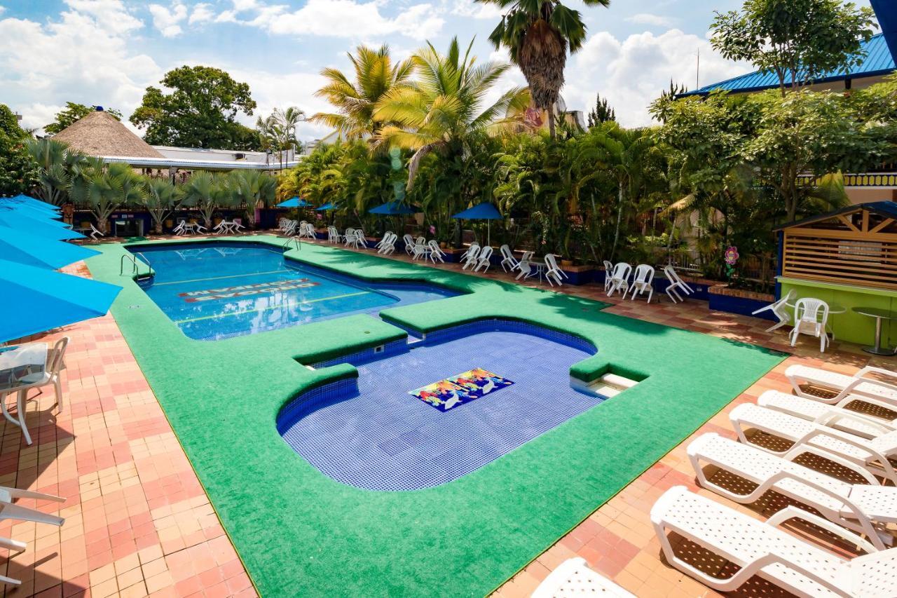 Ayenda 1132 Copiclub Hotel Ibague Bagian luar foto
