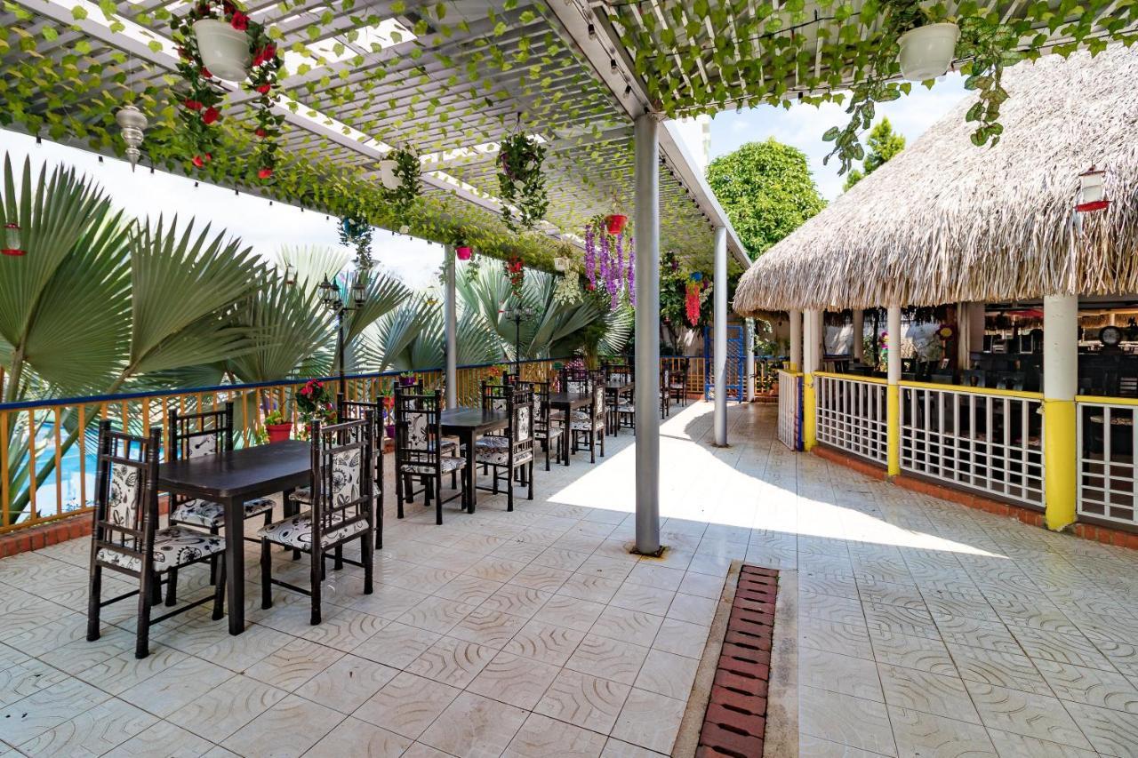 Ayenda 1132 Copiclub Hotel Ibague Bagian luar foto
